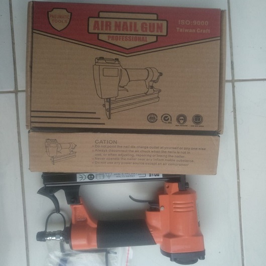 8016-pneumatic-nailer-stapler_02.jpg