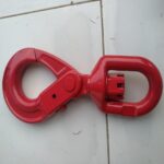 g80-5-3t-lifting-hook-with-self-locking-latch-and-swivel_01.jpg